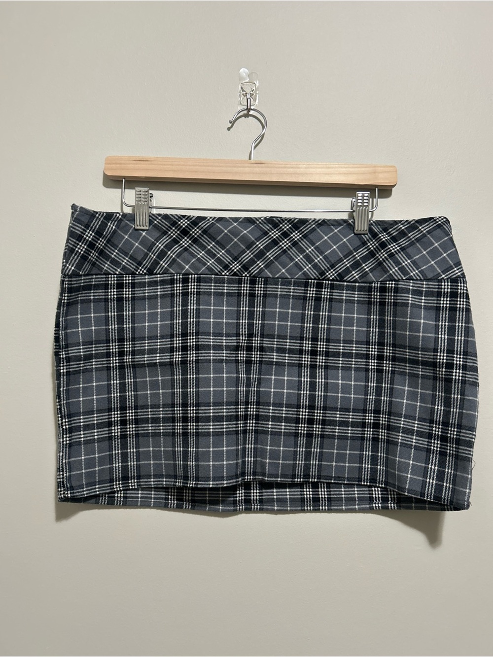 Plaid Mini Skirt - Black & Gray